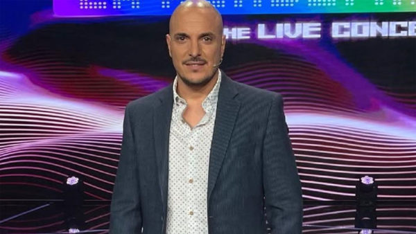 Άκης Δείξιμος: «Κόλαφος» ο τραγουδιστής για τη συναυλία – αφιέρωμα στον Γρηγόρη Μπιθικώτση – «Ντροπή!»