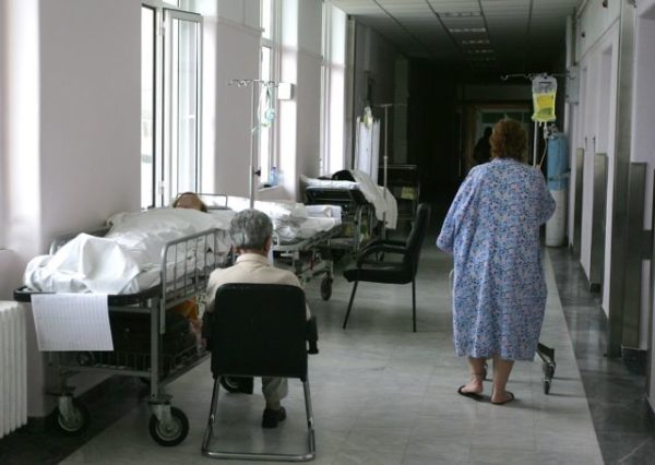 Έρευνα: Γερνάει ο πληθυσμός στην Ελλάδα – Γονατίζει το ΕΣΥ