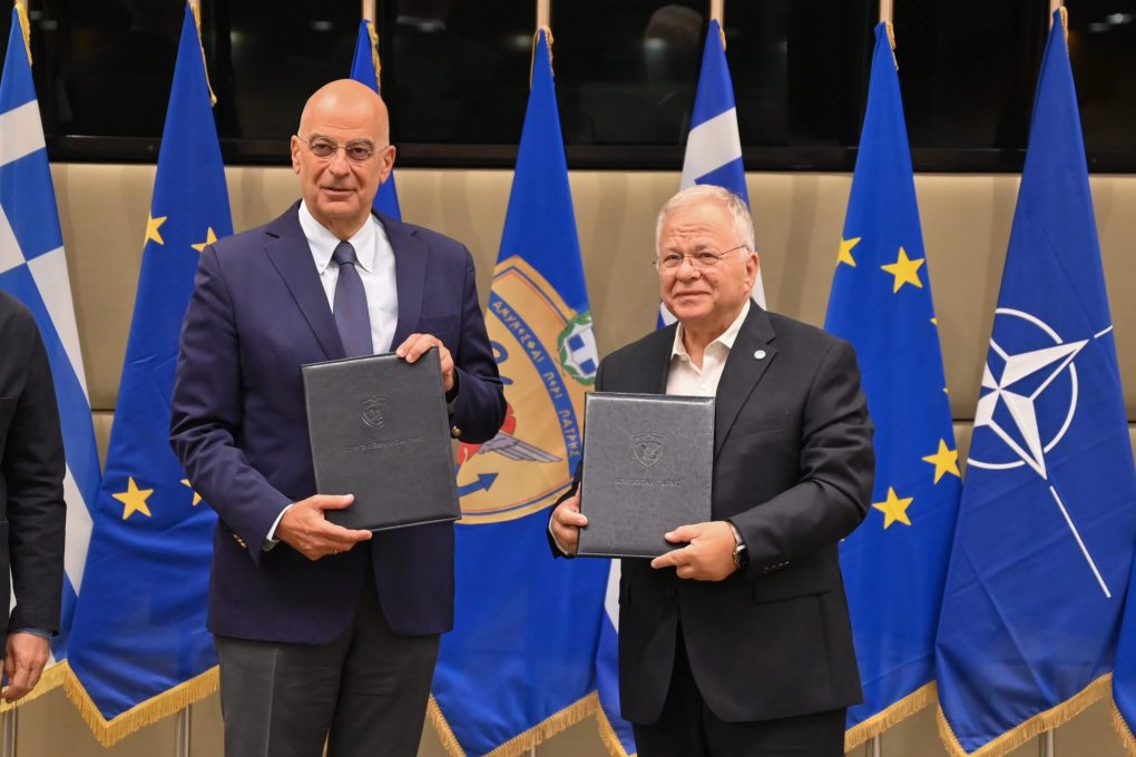 Οι Ένοπλες Δυνάμεις στο πλευρό της κοινωνίας: Μνημόνιο Συνεργασίας του υπουργείου Άμυνας με το «Χαμόγελο του Παιδιού»