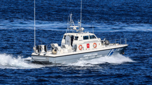 Σύγκρουση αλιευτικού σε βράχια στον Θερμαϊκό Κόλπο – Έρευνες του λιμενικού για πέντε αγνοούμενους