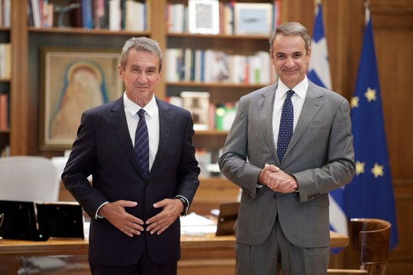 Στη Νέα Δημοκρατία προσχώρησε ο Ανδρέας Λοβέρδος