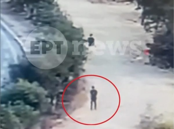 Βίντεο ντοκουμέντο με τον 32χρονο που επιτέθηκε σε ανήλικες στο Αιγάλεω, να βάζει φωτιά στον Υμηττό