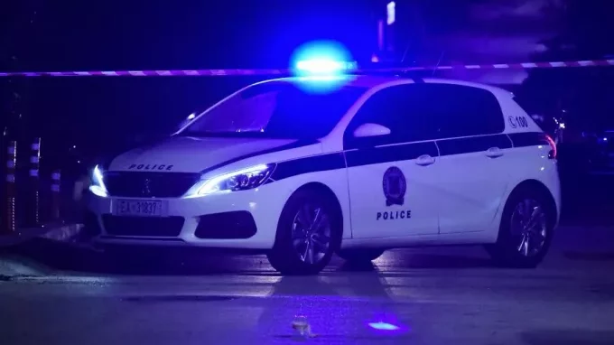 Εκτροπή της κυκλοφορίας στη Σταδίου – Έλεγχος για «ύποπτο» αντικείμενο