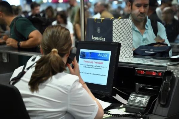 Κυβερνοεπίθεση στα αεροδρόμια: Οι μισές πτήσεις της Κυριακής ακυρώνονται στις Βρυξέλλες – Σενάρια για λύτρα bitcoin μέχρι Κρεμλίνο