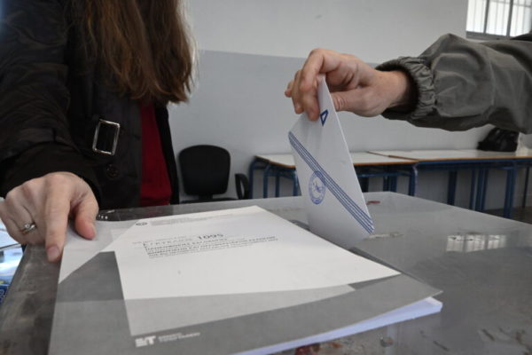 Δημοσκόπηση GPO: Σταθερό προβάδισμα για τη ΝΔ – Δεύτερο το ΠΑΣΟΚ