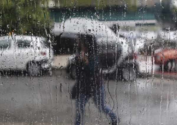 Αλλάζει το σκηνικό του καιρού: Δυνατές βροχές και πτώση της θερμοκρασίας το Σαββατοκύριακο – Ποιες περιοχές θα επηρεαστούν