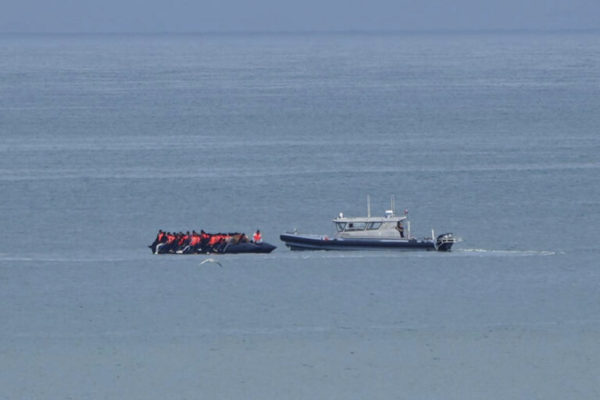 Γαλλία: Δύο μετανάστες έχασαν τη ζωή τους στην προσπάθειά τους να διαπλεύσουν τη Μάγχη