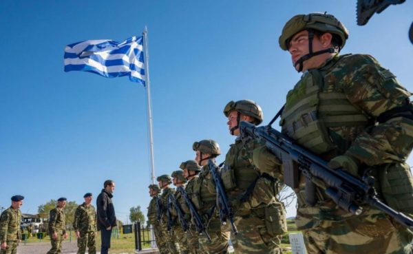 Στρατιωτική θητεία: Σχέδιο για επιβράβευση όσων υπηρετούν αμέσως μετά το λύκειο – Ριζικές αλλαγές από 1η Ιανουαρίου