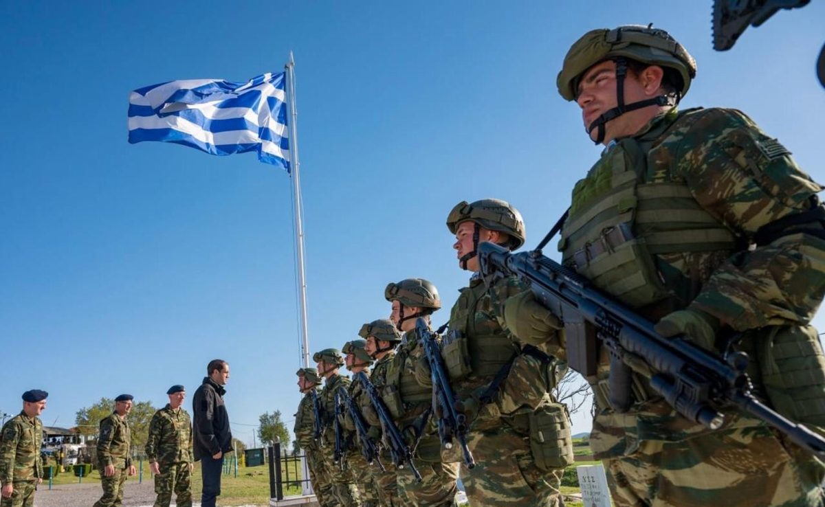 Στρατιωτική θητεία: Σχέδιο για επιβράβευση όσων υπηρετούν αμέσως μετά το λύκειο – Ριζικές αλλαγές από 1η Ιανουαρίου