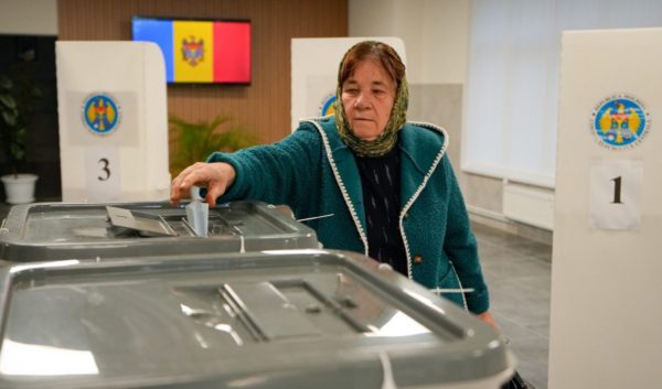 Μολδαβία – Eκλογές: Το κυβερνών φιλοευρωπαϊκό κόμμα προηγείται με 40%