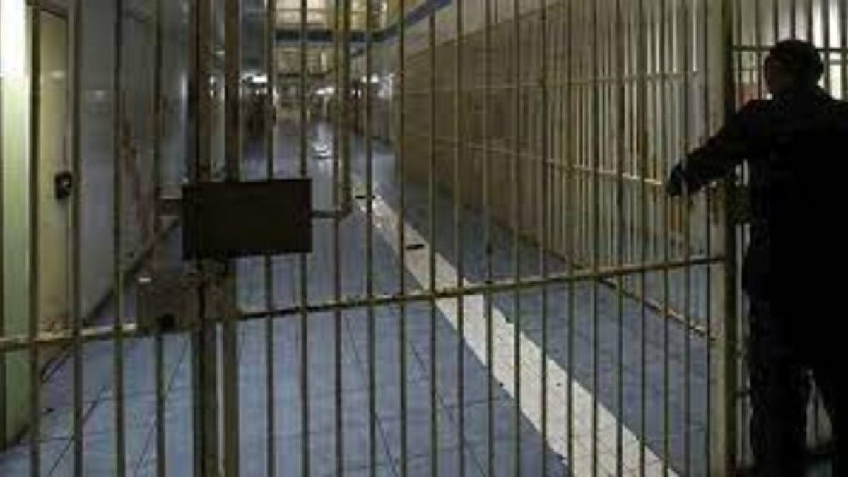Απαγχονισμένος στις τουαλέτες της ΓΑΔΑ βρέθηκε 22χρονος κρατούμενος από την Αιθιοπία για κλοπές