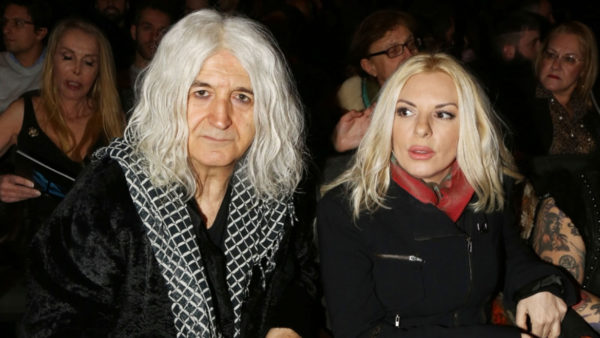 Αννίτα Πάνια για Νίκο Καρβέλα: «Είναι εξωγήινος, τον αγαπώ πολύ, τον γουστάρω»