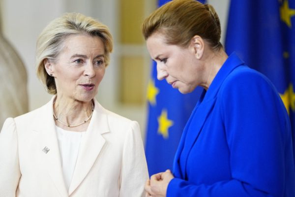 Φον ντερ Λάιεν: Οι Ευρωπαίοι φορολογούμενοι δεν πρέπει να πληρώσουν τον λογαριασμό για τον πόλεμο της Ρωσίας