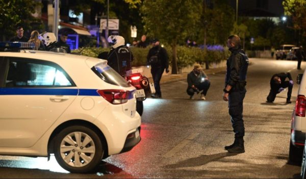 Έκρηξη σε ντισκοτέκ στα Ιλίσια: Μαρτυρία για τουλάχιστον ένα άτομο στο σημείο – Το Τμήμα Εκβιαστών ανέλαβε την υπόθεση