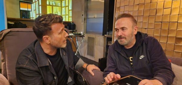 Σταμάτης Γονίδης – Γιάννης Πλούταρχος: Δείπνησαν μαζί σε γνωστό στέκι στο Γκάζι λίγο πριν την πρεμιέρα τους στο Anodos