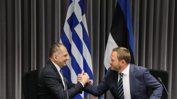 Γεραπετρίτης από Ταλίν: Καταδικάζουμε τις παραβιάσεις εθνικής επικράτειας σε όλες τις μορφές