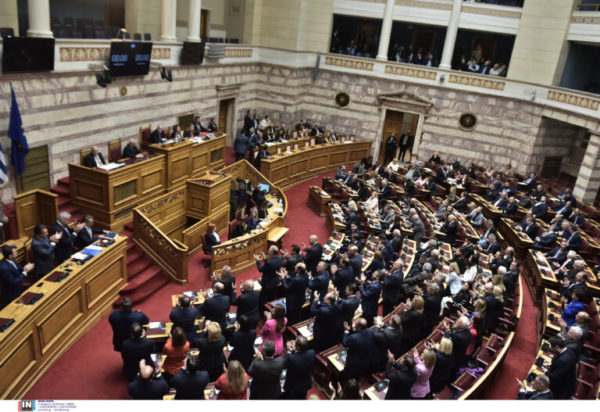 Υπόθεση ΟΠΕΚΕΠΕ: Στα ύψη η πολιτική αντιπαράθεση μετά τις αλληλοκατηγορίες Βορίδη – Βάρρα