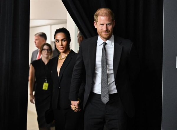 Πρίγκιπας Harry – Meghan Markle: Πιασμένοι χέρι-χέρι στη Νέα Υόρκη, μετά το σάλο με το επίμαχο βίντεο από το Παρίσι