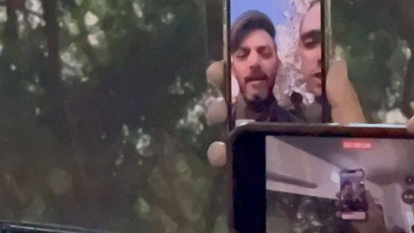 Βίντεο ντοκουμέντο: Οι οικογένειες μίλησαν τηλεφωνικά με τους ομήρους που δεν έχουν ακόμη απελευθερωθεί μετά από δύο χρόνια