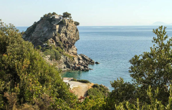 Σκόπελος: Ο πιο πράσινος «μυστικός» προορισμός της Ελλάδας για το 2026, σύμφωνα με τους Γερμανούς