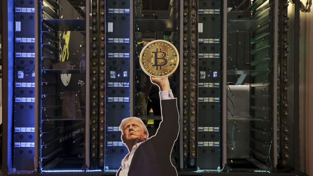 Πώς ο Τραμπ μετατρέπει το Bitcoin σε κρατικό “όπλο”