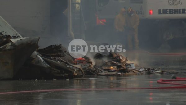 Κέρκυρα: Στις φλόγες εταιρεία κατεψυγμένων προϊόντων από χθες, μάχη της Πυροσβεστικής για την κατάσβεση – Εστάλη μήνυμα από το 112