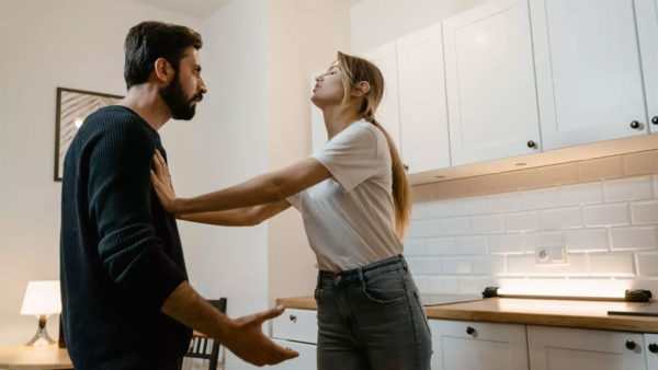 5 σημάδια που δείχνουν ότι μια σχέση δεν είναι ισότιμη