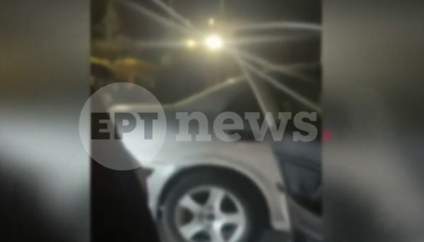Αποκλειστικό: Επιβάτης πιάστηκε στα χέρια με οδηγό τρόλεϊ με αποτέλεσμα αυτό να πέσει σε κολώνα – Πώς συνέβη το ατύχημα στη Δραπετσώνα