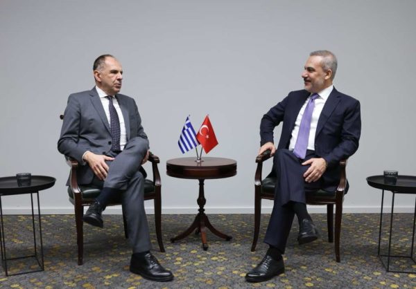 Γεραπετρίτης στη συνάντηση με Φιντάν: Η οριοθέτηση ΑΟΖ και υφαλοκρηπίδας η μόνη διαφορά μεταξύ Ελλάδας και Τουρκίας