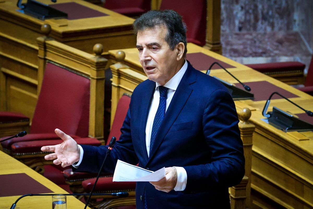 Μ. Χρυσοχοΐδης για την επίμαχη τροπολογία που αφορά το μνημείο του Άγνωστου Στρατιώτη: Στα ιερά και τα κοινά οφείλουμε το μέγιστο σεβασμό