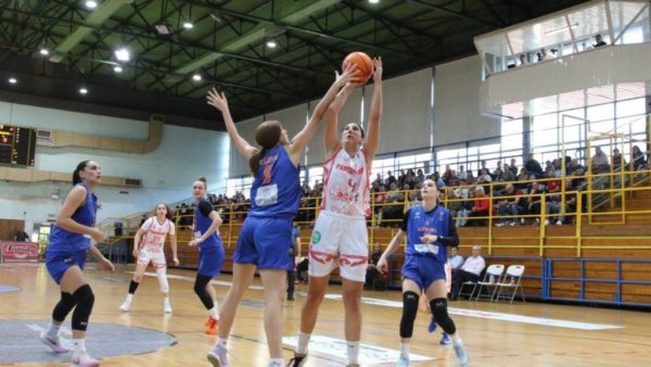 Αλεξιά: «Ο κόουτς Κεραμιδάς βοήθησε πολύ στο να έρθω στον Πανσερραϊκό»