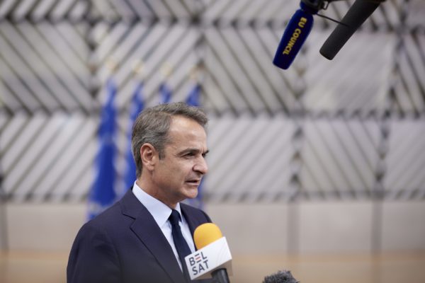 Κ. Μητσοτάκης στο Politico: Χρειαζόμαστε ευρωπαϊκές δομές και ευρωπαϊκή χρηματοδότηση για να αναπτύξουμε τις αμυντικές μας δυνατότητες