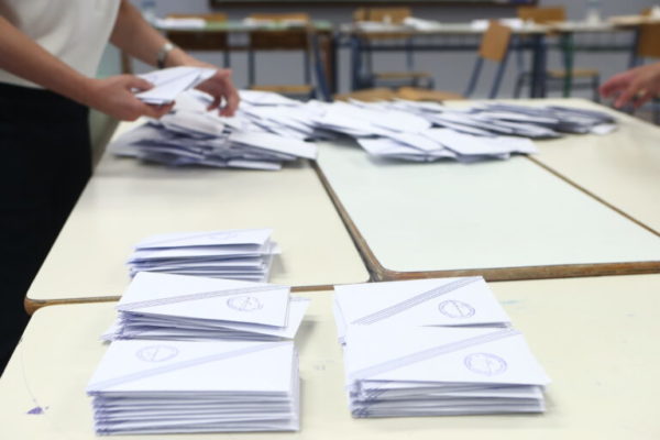 Δημοσκόπηση Pulse: Σταθερή πρωτιά της ΝΔ έναντι του ΠΑΣΟΚ