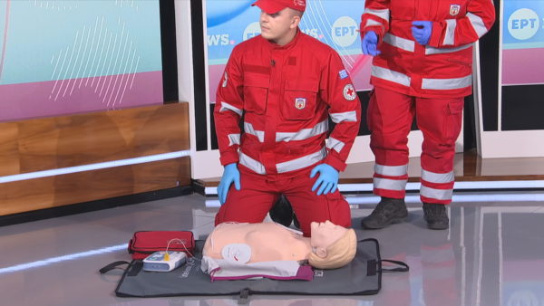 Μέλη του Ερυθρού Σταυρού εξηγούν στο ΕΡΤnews πώς θα σώζουμε μια ζωή με ΚΑΡΠΑ