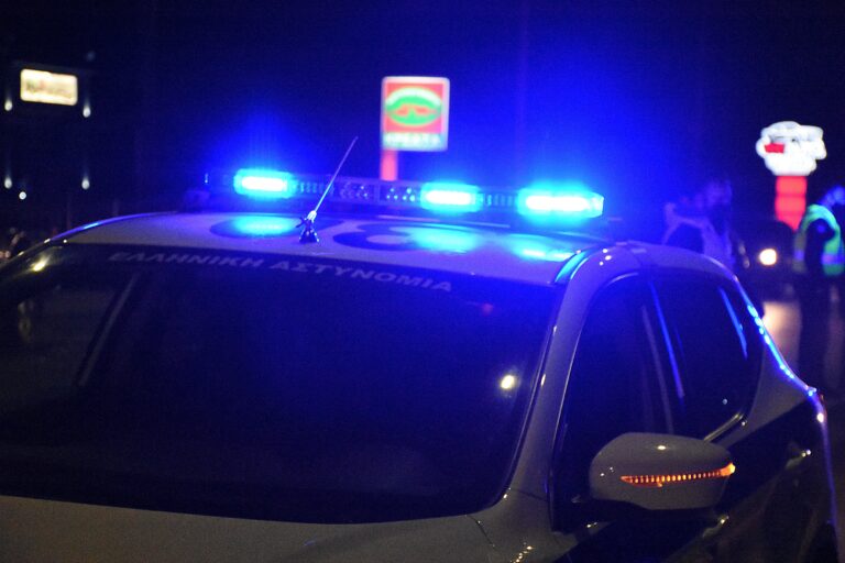 Καλλιθέα: Συμπλοκή 50χρονου με αστυνομικούς – Δύο τραυματίες