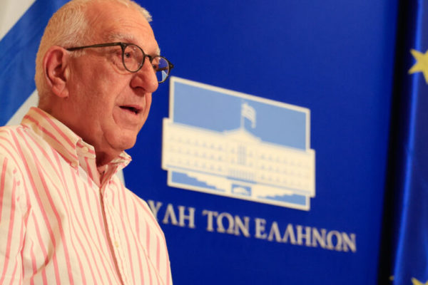 Με φωτογραφία του Γιάννη Τσαρούχη το μήνυμα του Ν. Κακλαμάνη για την 28η Οκτωβρίου – Χρόνια πολλά Ελλάδα