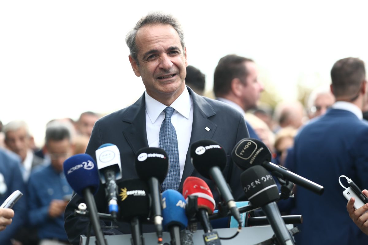Μητσοτάκης για 28η Οκτωβρίου: Aφιερωμένη σε όσους και όσες δεν κοιμούνται, για την ελευθερία μας – Οι Ένοπλες Δυνάμεις στο σημαντικότερο μετασχηματισμό