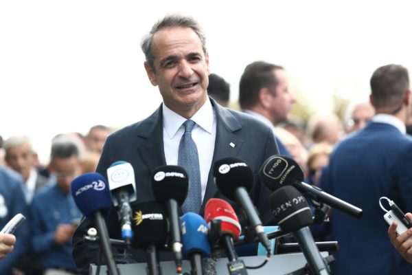 Μητσοτάκης για 28η Οκτωβρίου: Aφιερωμένη σε όσους και όσες δεν κοιμούνται, για την ελευθερία μας – Οι Ένοπλες Δυνάμεις στο σημαντικότερο μετασχηματισμό