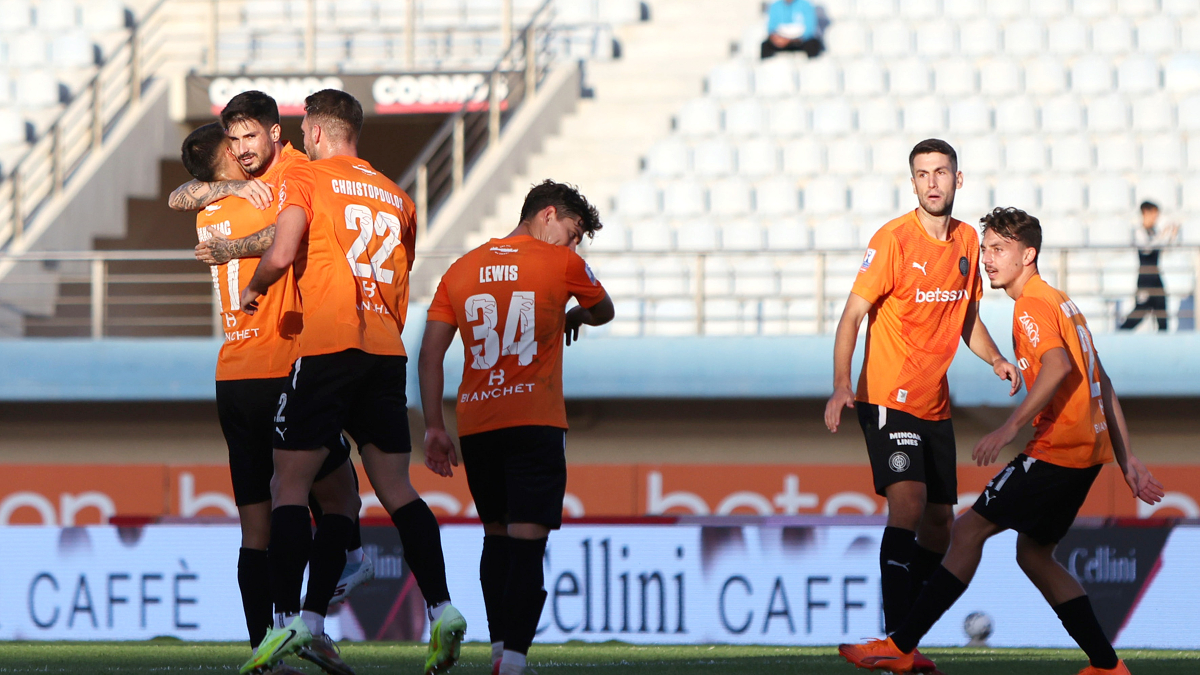 Ο ΟΦΗ “λύγισε” με ανατροπή τον Ηρακλή υπό το βλέμμα του Κόντη