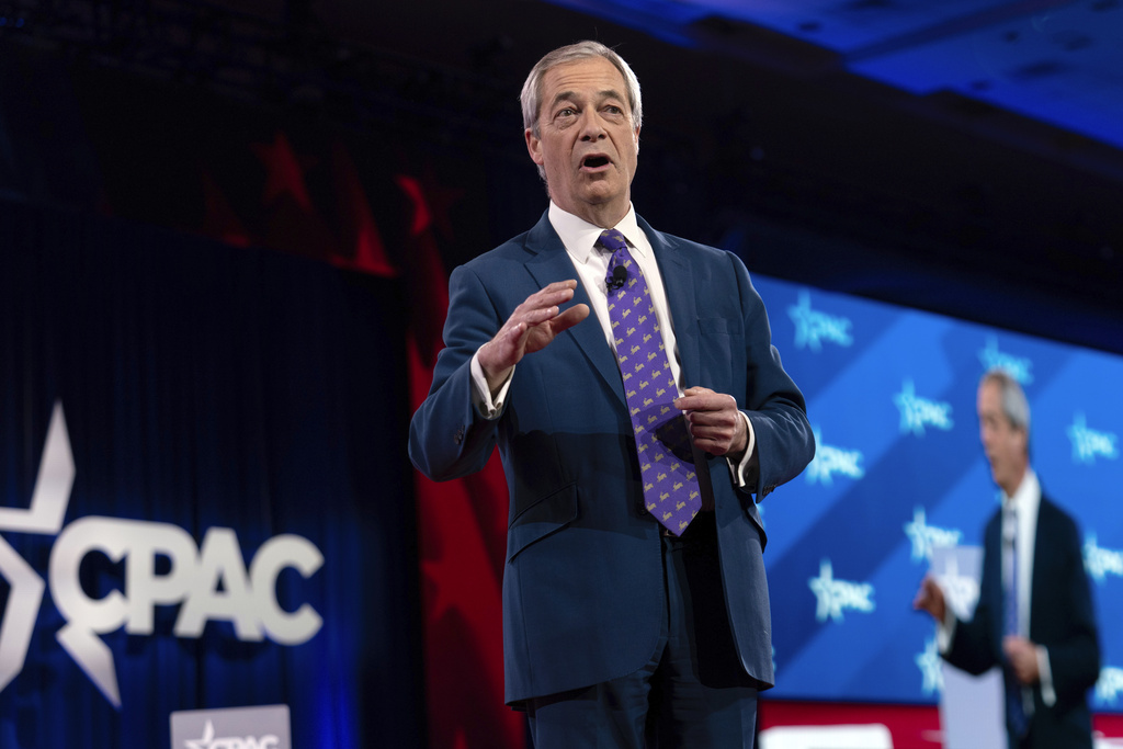 Βρετανία: O Φάρατζ ξεπερνά για πρώτη φορά τον Στάρμερ στην προτίμηση για πρωθυπουργό