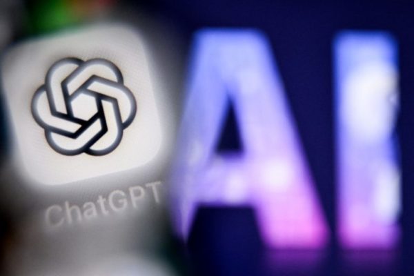 OpenAI: Περισσότεροι από 1 εκατ. χρήστες του ChatGPT εκφράζουν αυτοκτονικές τάσεις