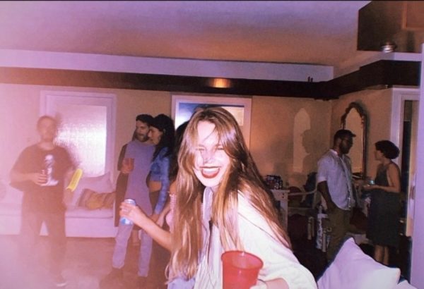 Βαλίσια Γκλέτσου: Η κόρη του Απόστολου Γκλέτσου έγινε 23 ετών! – Η συνεργασία με τον πατέρα της