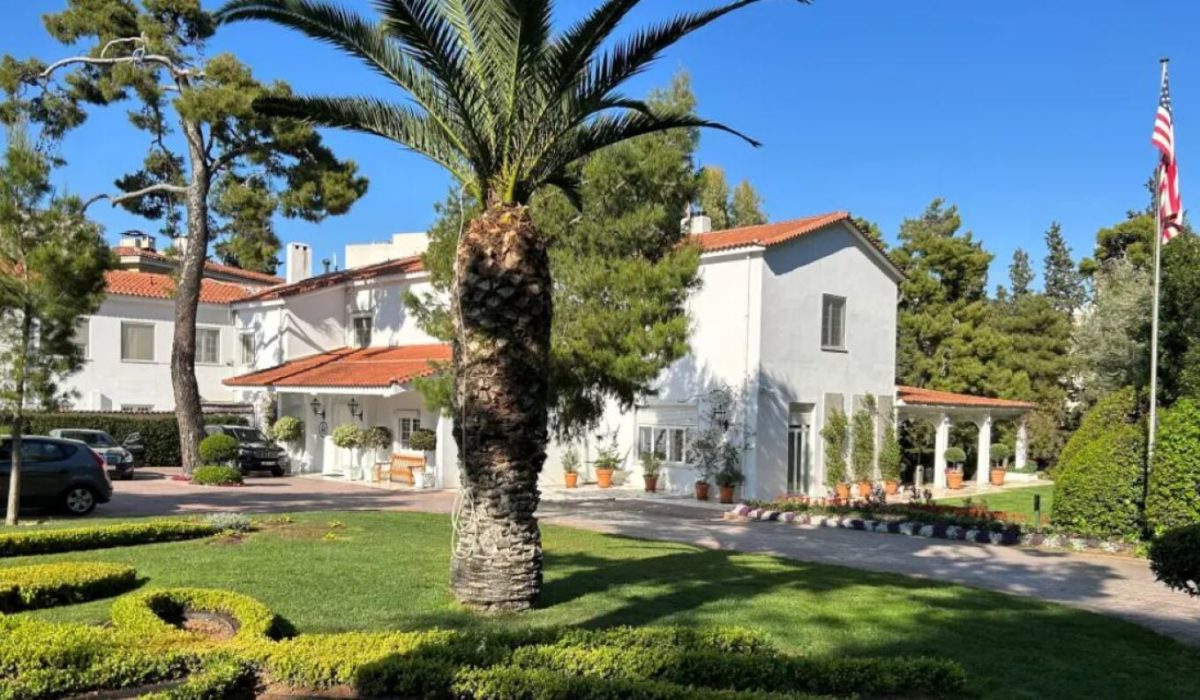 Kimberly Guilfoyle: Στο εσωτερικό της έπαυλης Jefferson όπου θα μένει στο Κολωνάκι – Φυλάσσεται εξωτερικά από 11 αστυνομικούς