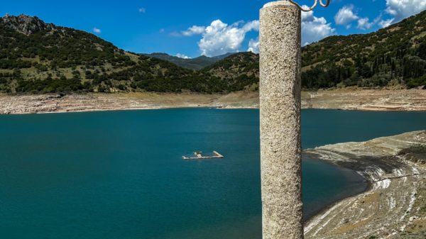 Τα 7 μέτρα για την αντιμετώπιση της λειψυδρίας – Στερεύει ο Μόρνος, σε ιστορικό χαμηλό η στάθμη της λίμνης