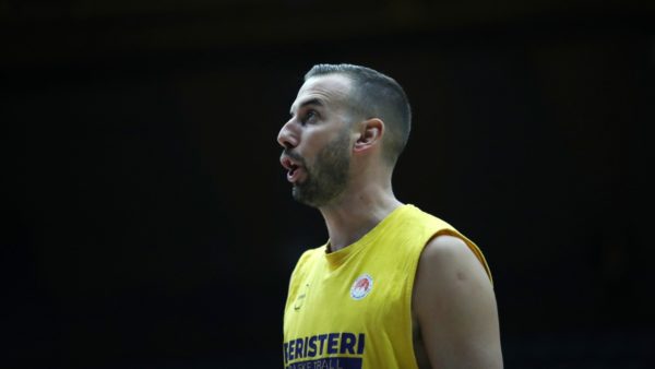 Γιάνκοβιτς:«Nα δείξουμε από το πρώτο μέχρι το τελευταίο λεπτό ότι το θέλουμε πιο πολύ από την ΑΕΚ»