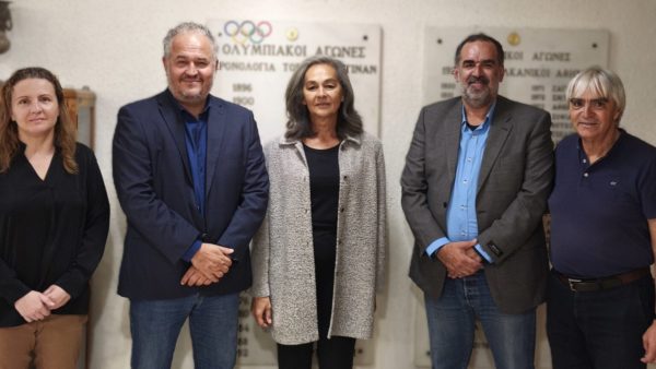 Συνάντηση της Σακοράφα με τους εκπροσώπους της Ελληνικής Ομοσπονδίας Αθλητισμού Κωφών