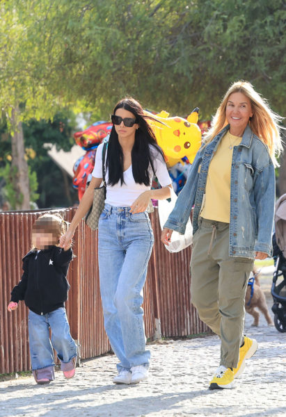 Χριστίνα Παππά: Στην παιδική χαρά με τη νύφη της, Άννα Μπεζάν και την εγγονή της