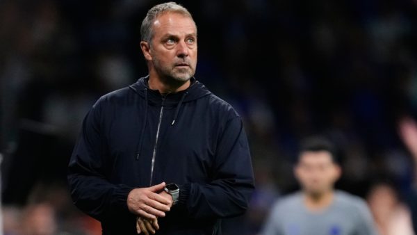 Φλικ: «Γυρίζουν Λεβαντόφσκι και Όλμο, εκτός ο Πέδρι, πάντα θα προστατεύω και θα στηρίζω τον Γιαμάλ»