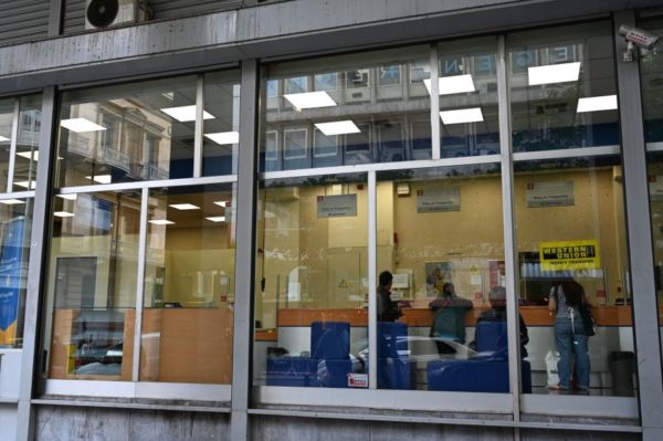 ΕΛΤΑ – Πρόεδρος Σωματείου Αττικής: Μαύρη ημέρα με 38 λουκέτα στο Λεκανοπέδιο και συμβασιούχους 17 ετών χωρίς δουλειά