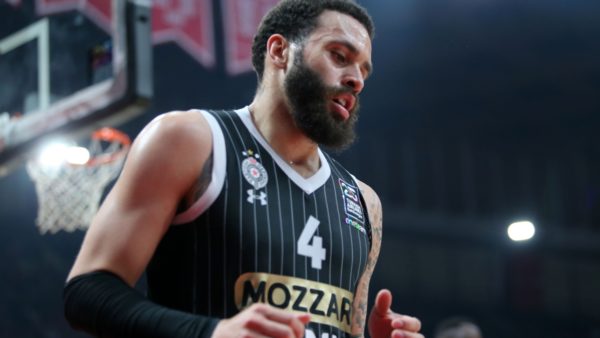 Αμφίβολος με Ολυμπιακό ο Ντουέιν Ουάσινγκτον